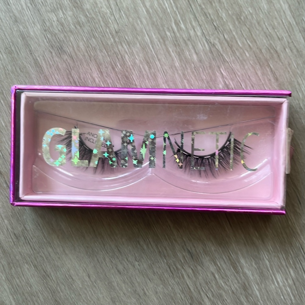 Glamnetic eyelashes